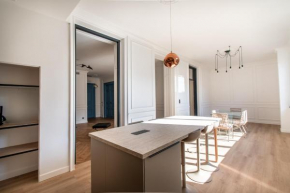 Appartement Haussmannien près des halles et de la gare - sur cour - calme